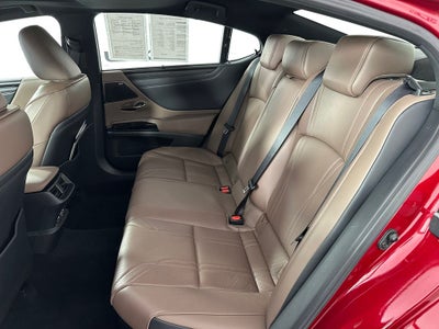 2025 Lexus ES 300h Ultra Luxury