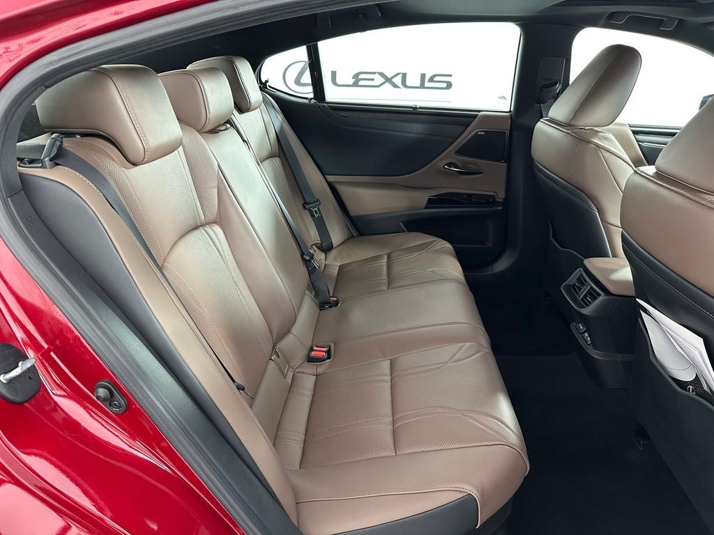 2025 Lexus ES 300h Ultra Luxury