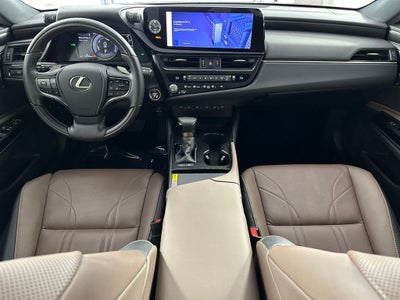 2025 Lexus ES 300h Ultra Luxury