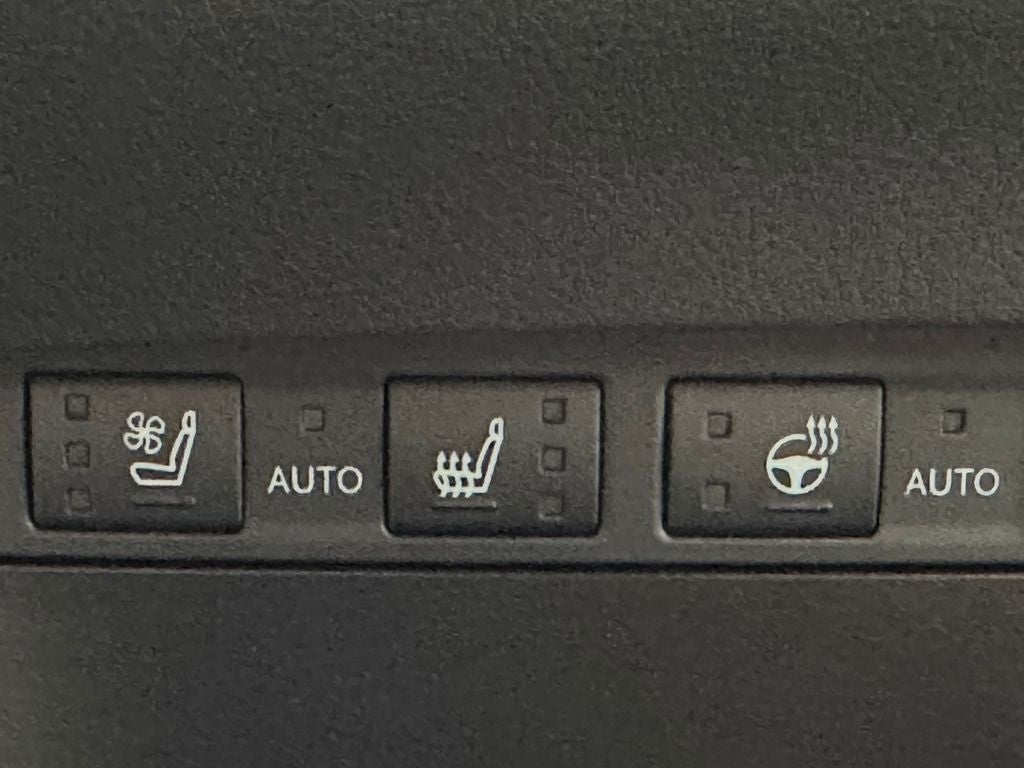 2025 Lexus ES 300h Ultra Luxury