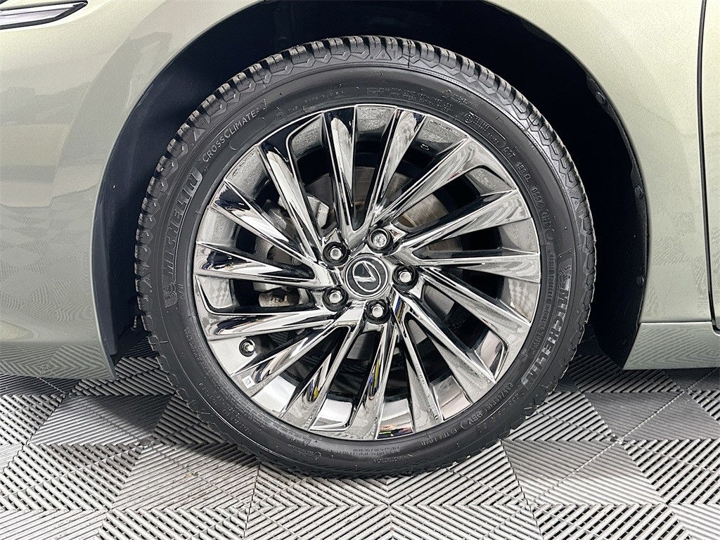 2025 Lexus ES 350 Ultra Luxury