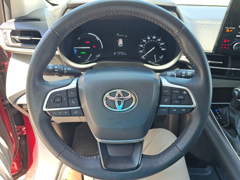 2023 Toyota Sienna XLE 8 Passenger