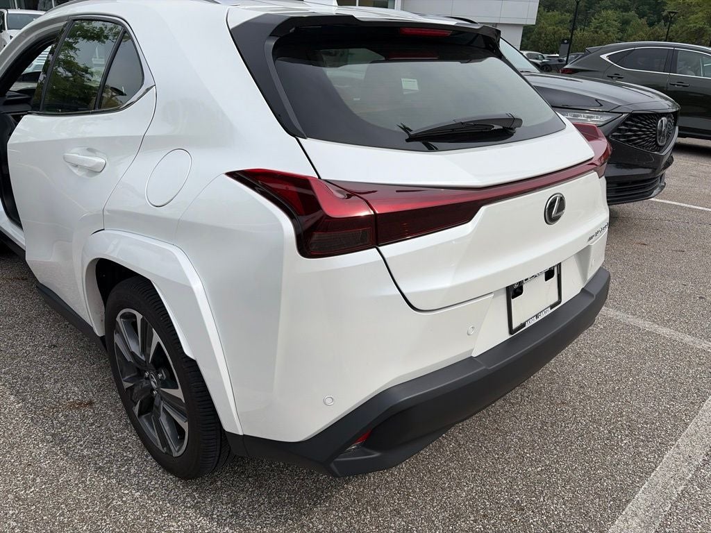 2025 Lexus UX 300h Premium