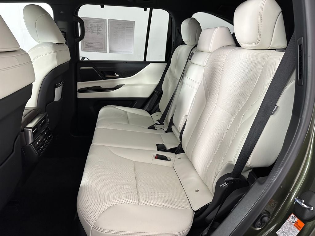 2025 Lexus LX Luxury - Photo 19