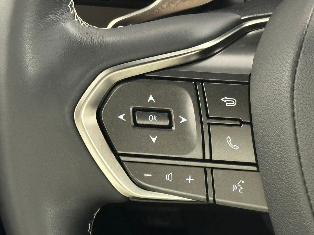 2025 Lexus LX Luxury - Photo 32
