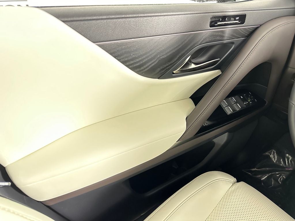 2025 Lexus LX Luxury - Photo 36