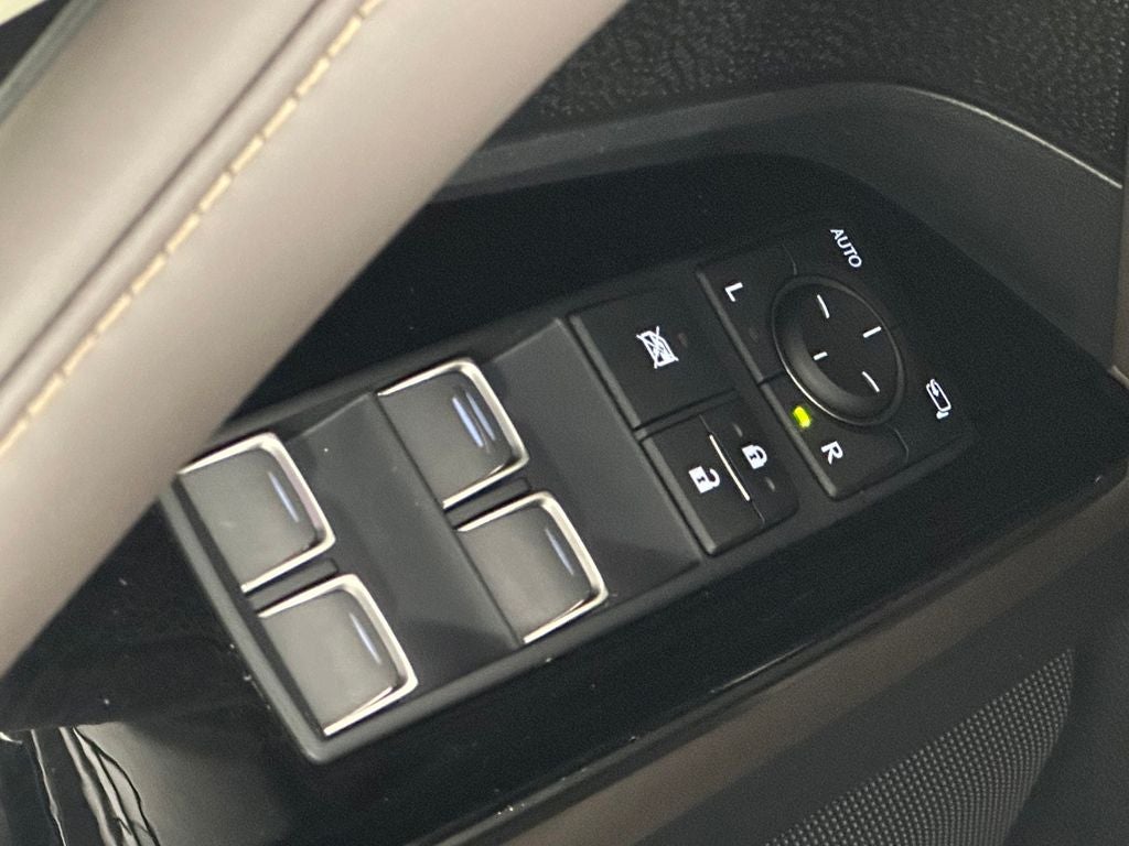 2025 Lexus LX Luxury - Photo 37