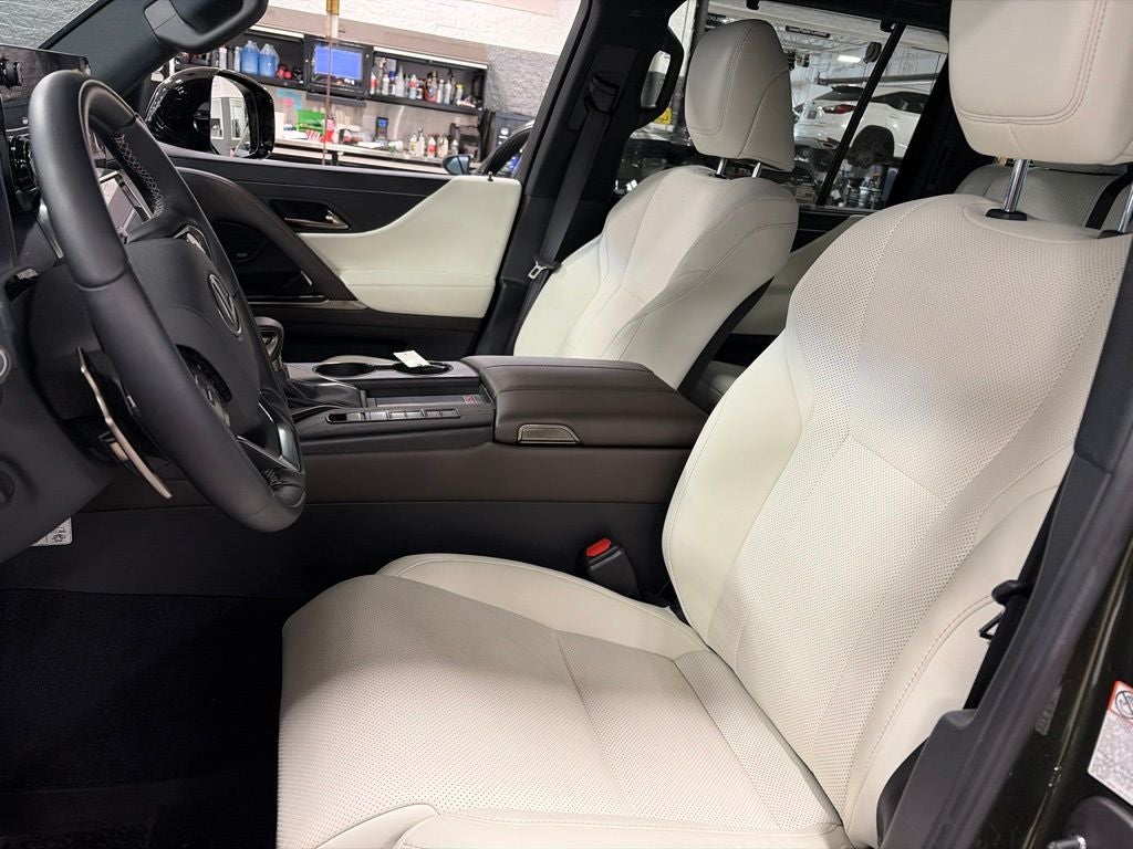2025 Lexus LX 600 Luxury