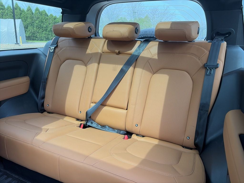 2023 Land Rover Defender 90 V8