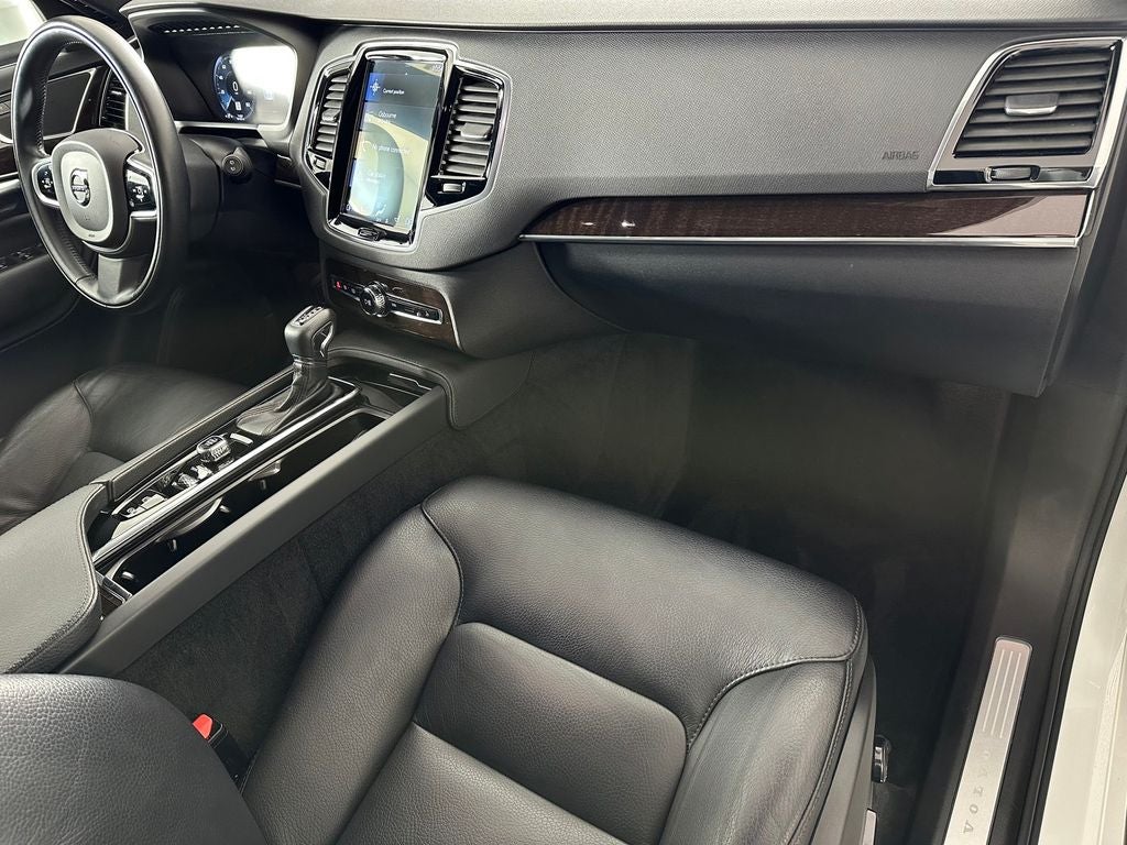 2018 Volvo XC90 T6 Momentum