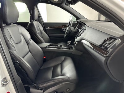 2018 Volvo XC90 T6 Momentum