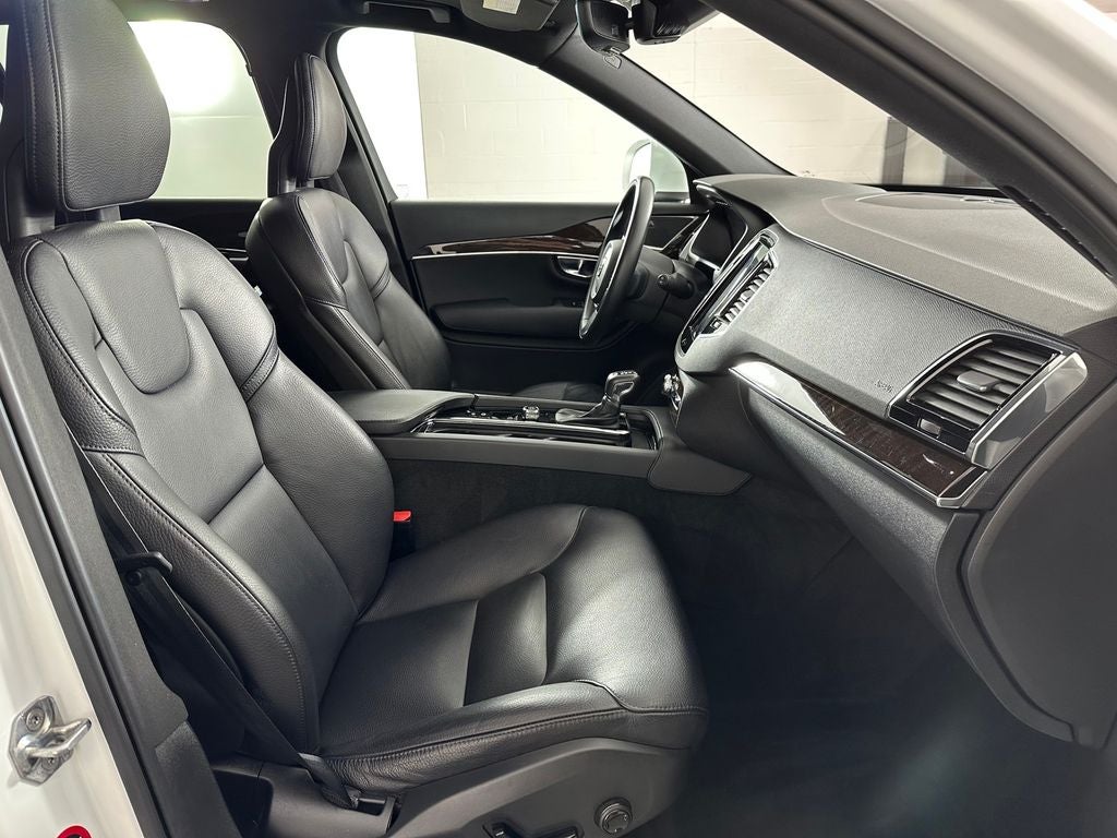 2018 Volvo XC90 T6 Momentum