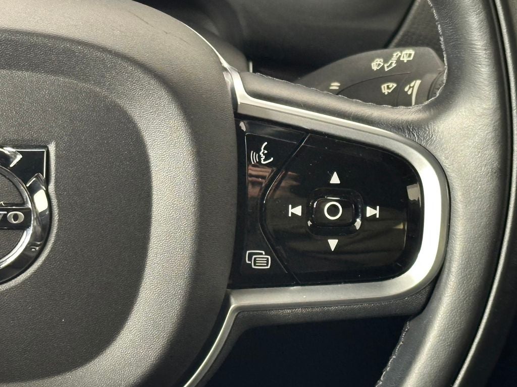 2018 Volvo XC90 T6 Momentum
