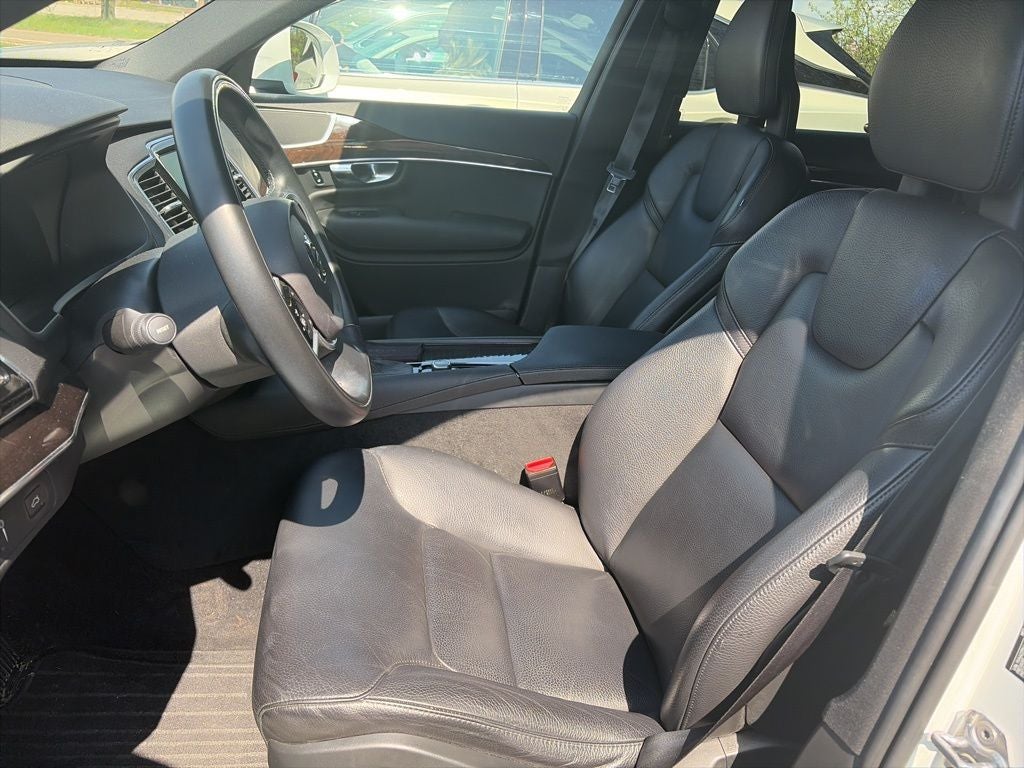 2018 Volvo XC90 T6 Momentum