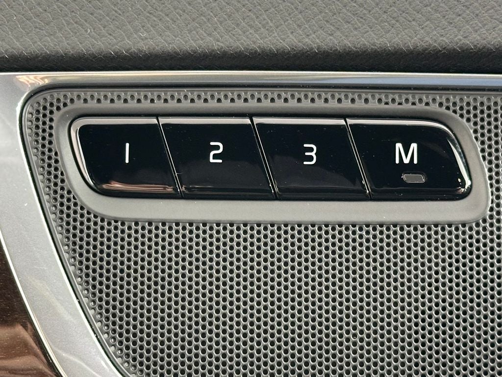 2018 Volvo XC90 T6 Momentum