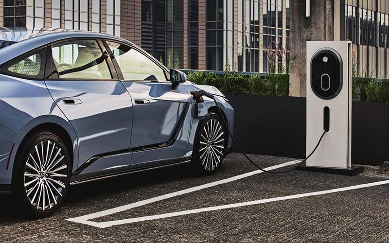 Lexus ES Charging